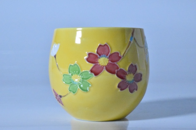 黄交趾桜花　丸湯呑